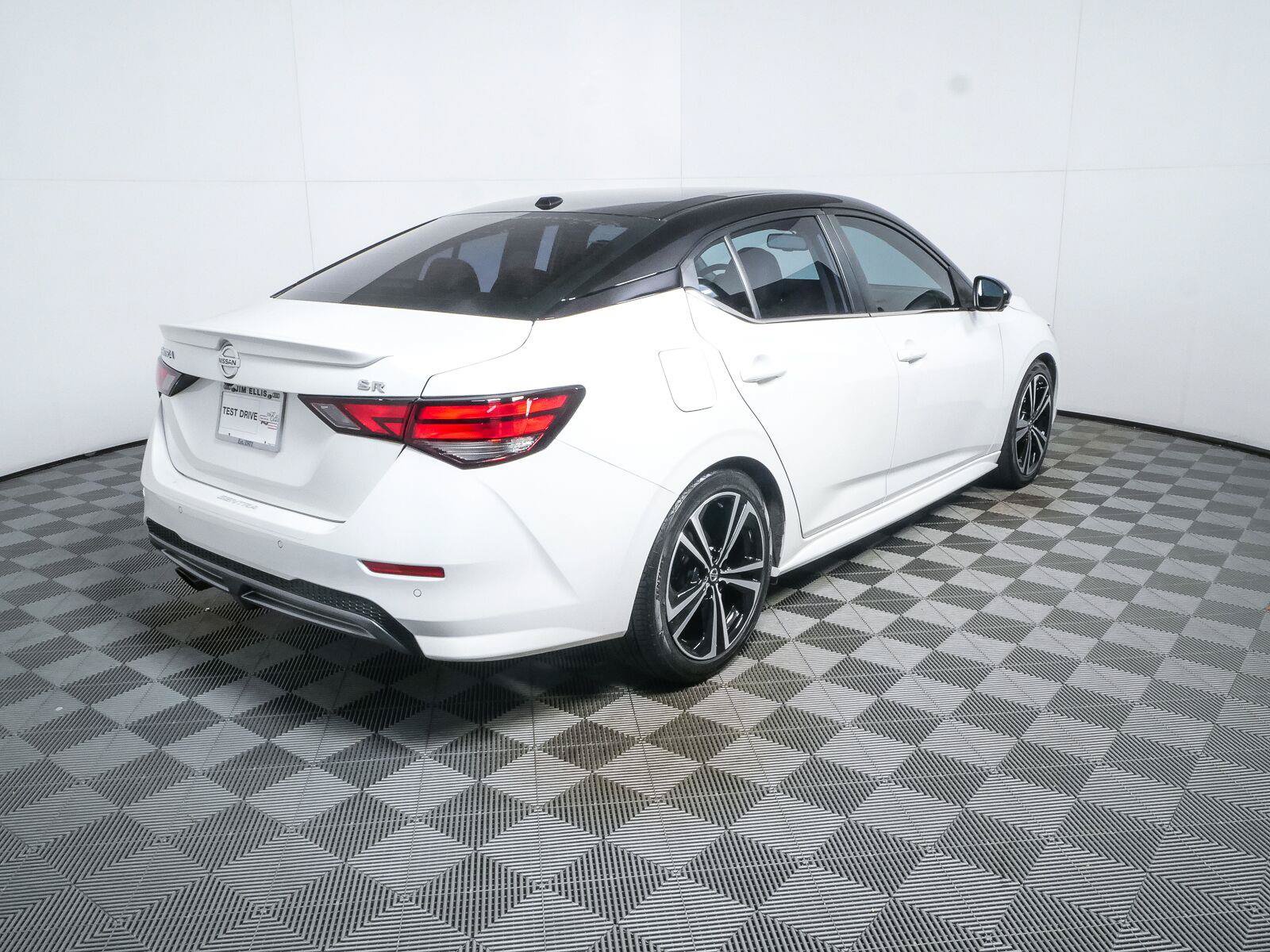 Used 2021 Nissan Sentra SR w/ SR Premium Package FWD image 3