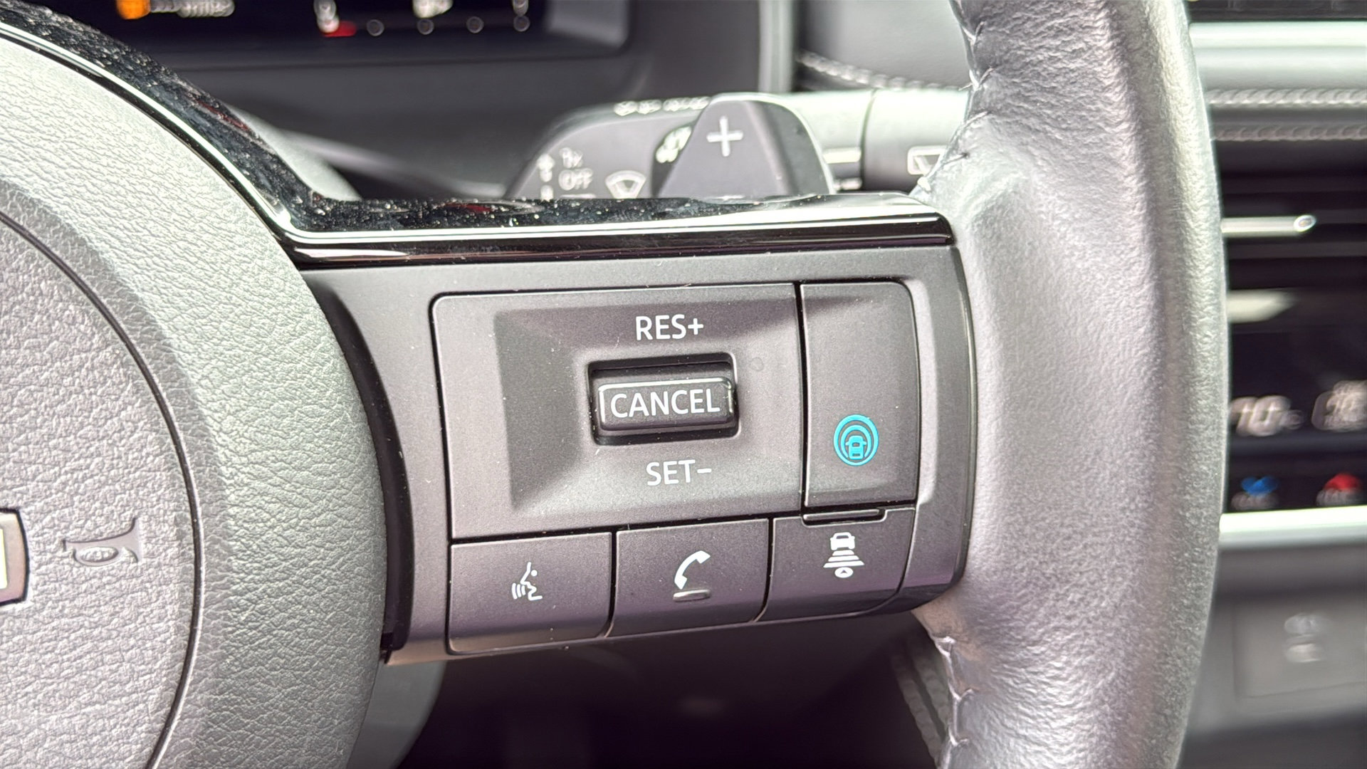 Used 2023 Nissan Rogue Platinum w/ Platinum Premium Package AWD/4WD image 17