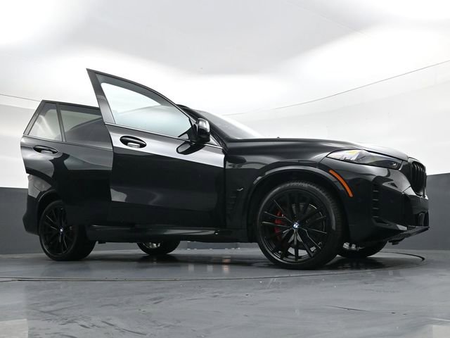 Used 2024 BMW X5 M60i w/ Climate Comfort Package image 41