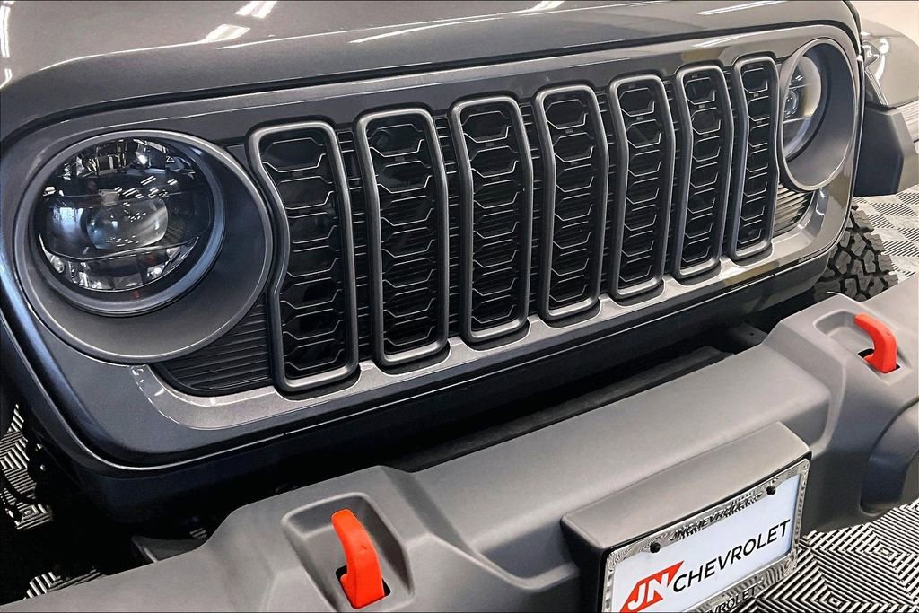 Used 2025 Jeep Gladiator Mojave AWD/4WD image 29