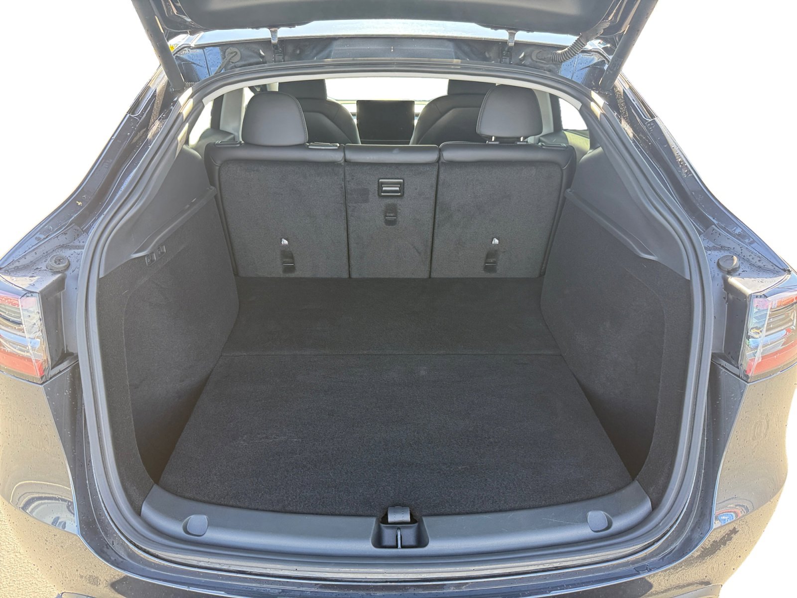 Used 2025 Tesla Model Y Long Range image 17