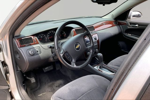 Used 2011 Chevrolet Impala LT FWD image 11