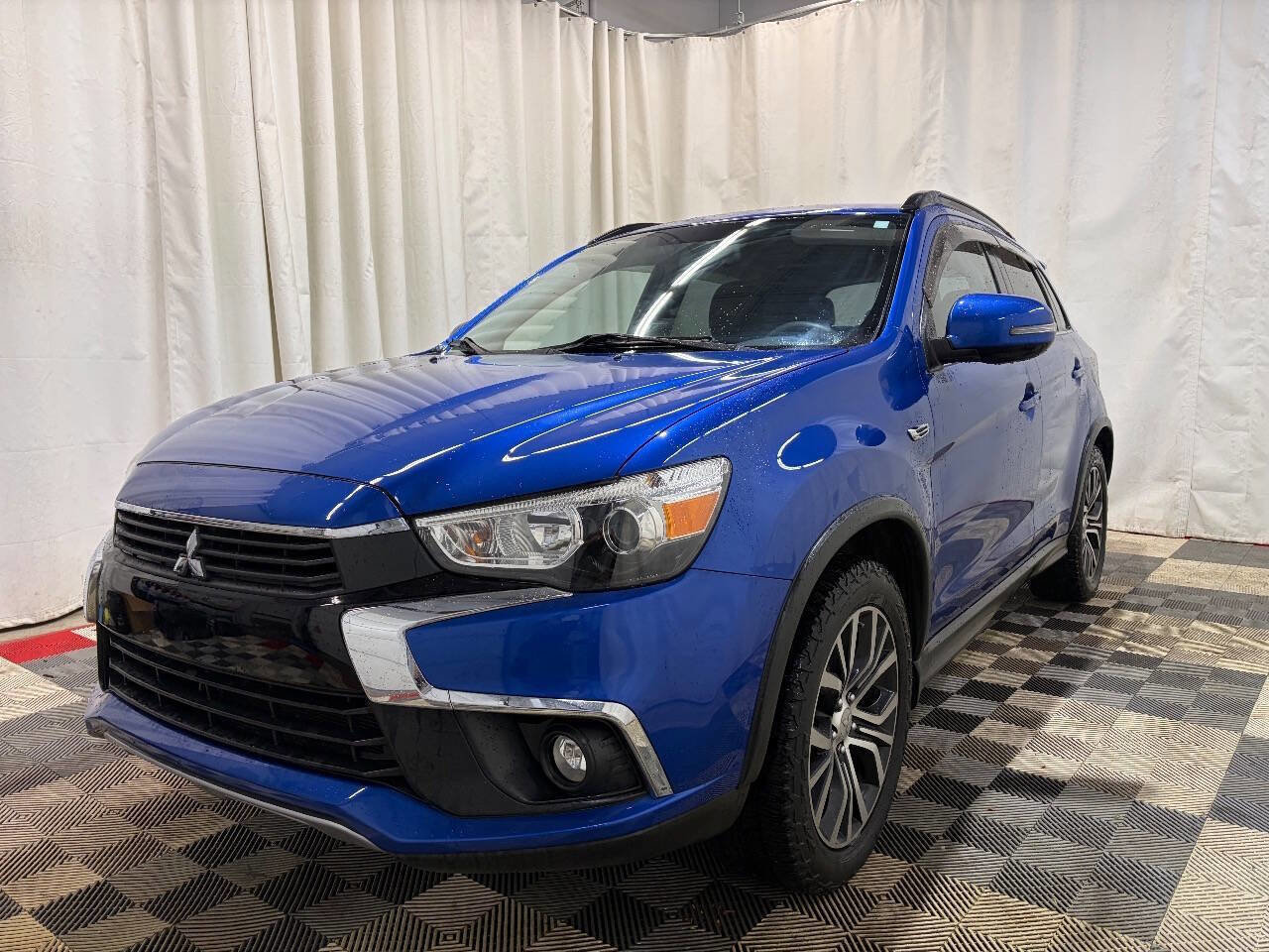 Used 2016 Mitsubishi Outlander Sport SEL AWD/4WD image 2