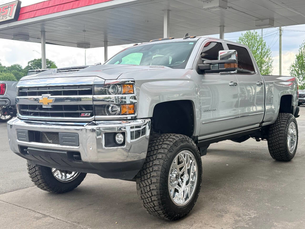 Used 2019 Chevrolet Silverado 3500 LTZ w/ Duramax Plus Package AWD/4WD image 6