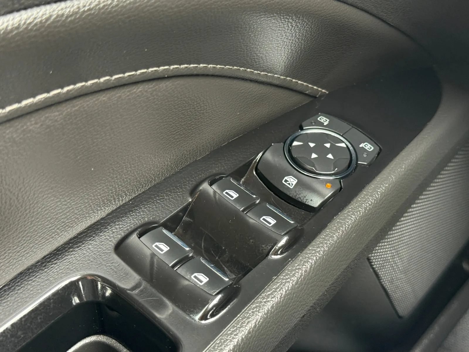 Used 2016 Ford Fusion Titanium FWD image 40