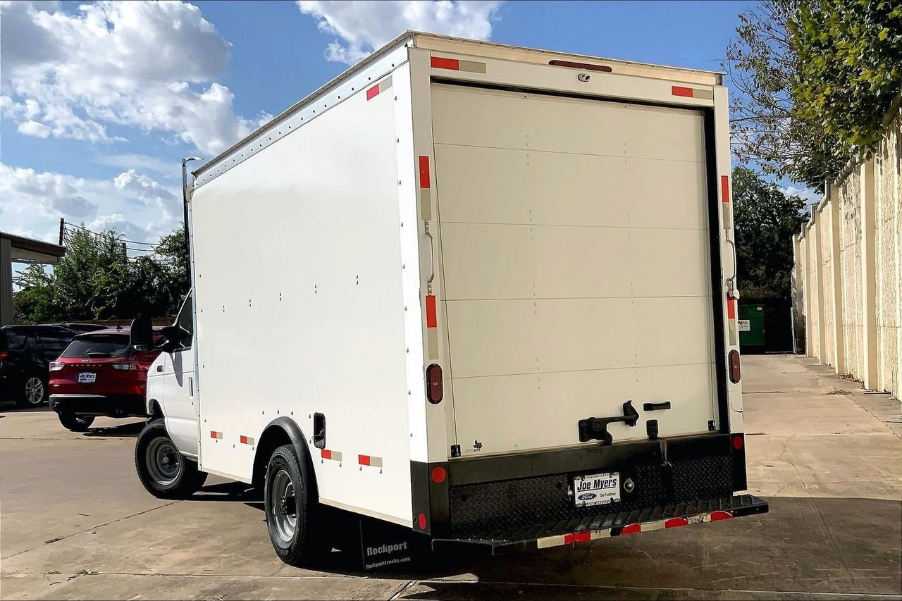 Used 2022 Ford E-350 and Econoline 350 Super Duty RWD image 5
