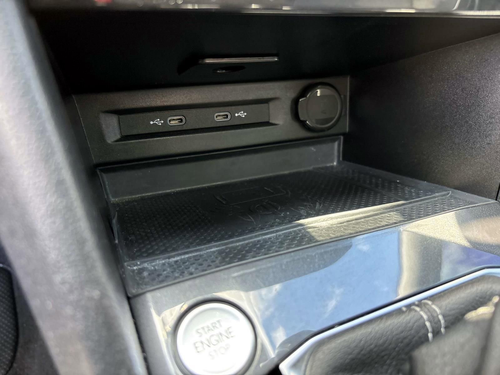 Used 2024 Volkswagen Tiguan SEL R-Line image 22