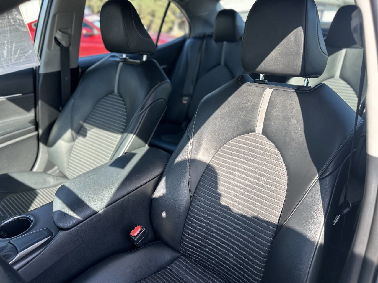 Used 2021 Toyota Camry SE image 16