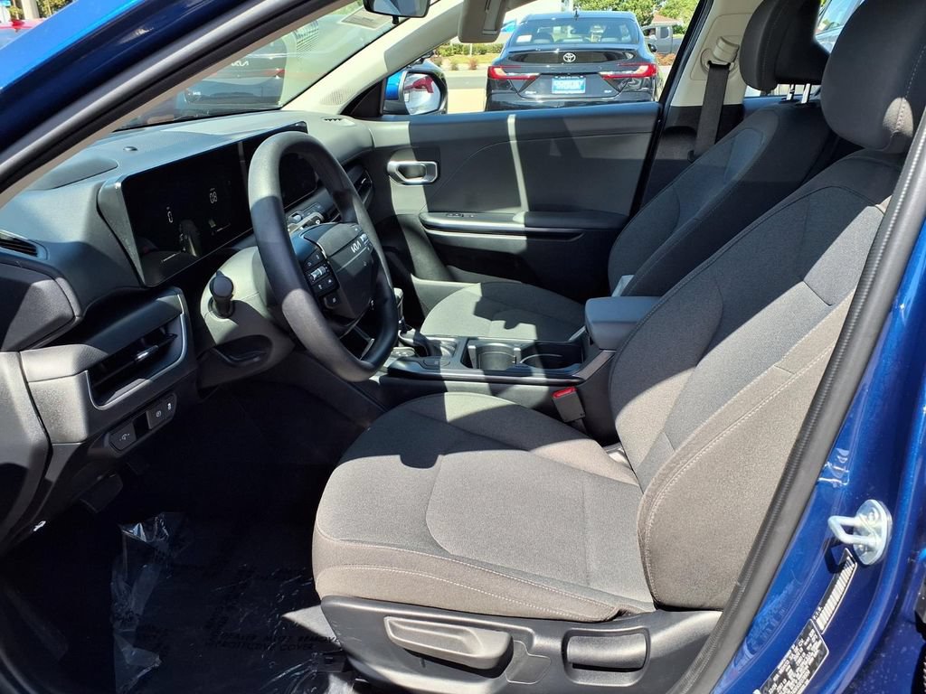 Used 2025 Kia K4 FWD image 14