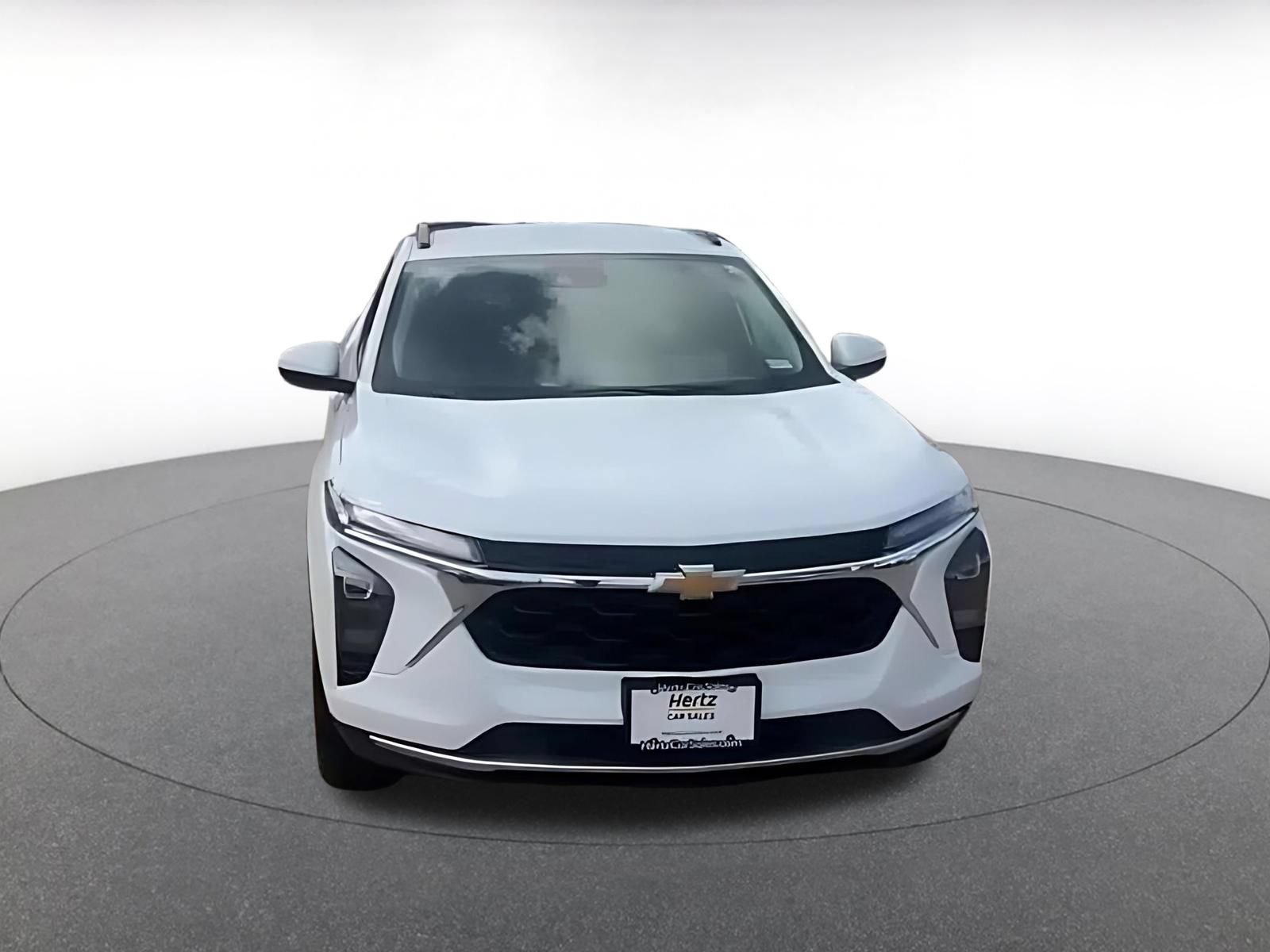 Used 2025 Chevrolet Trax LT w/ LT Convenience Package FWD image 4