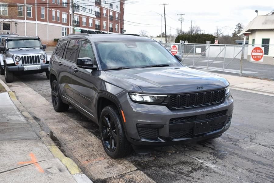 Used 2024 Jeep Grand Cherokee L Laredo AWD/4WD image 4