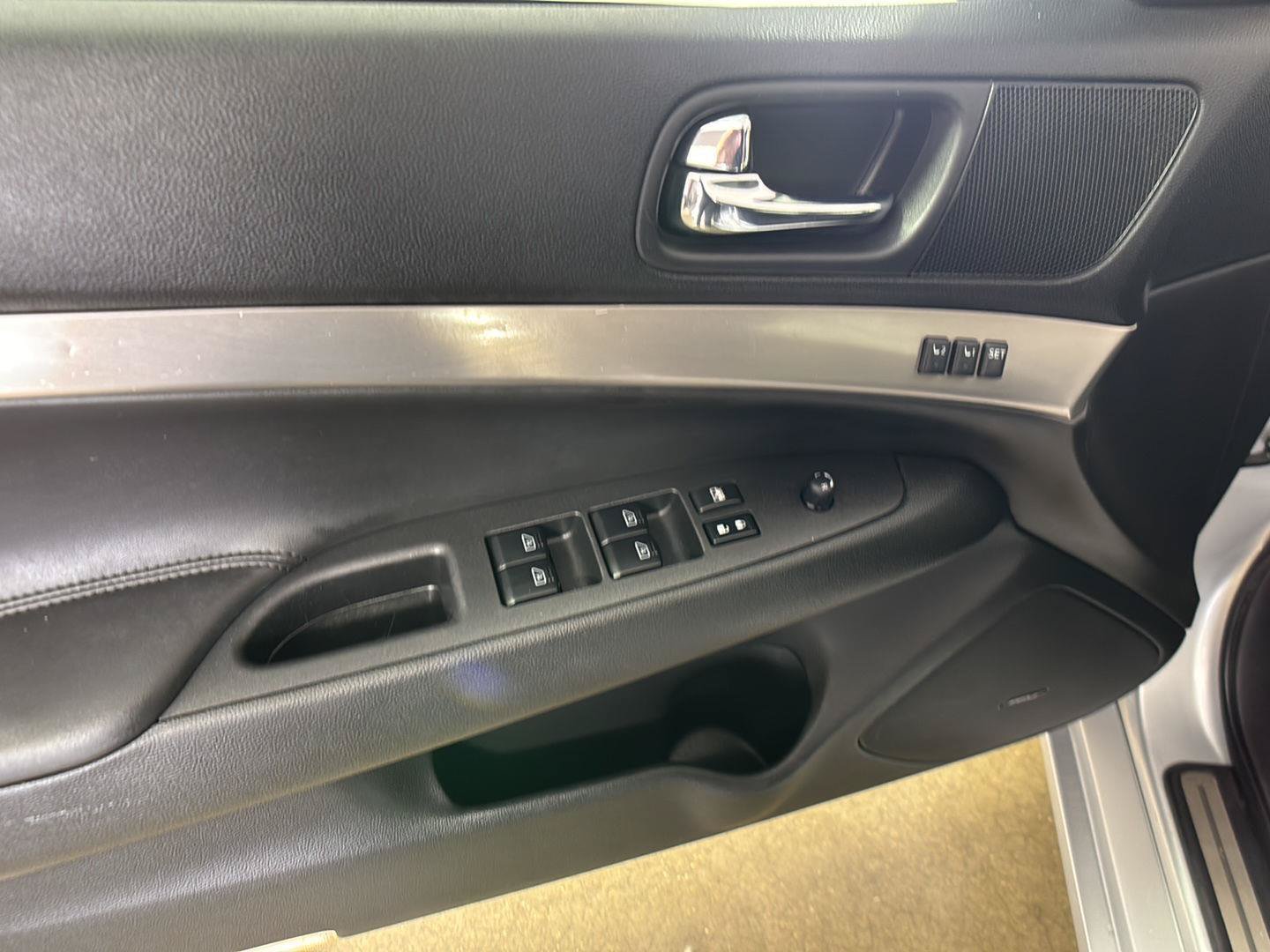 Used 2013 INFINITI G37 x Sedan w/ Premium Pkg AWD/4WD image 24