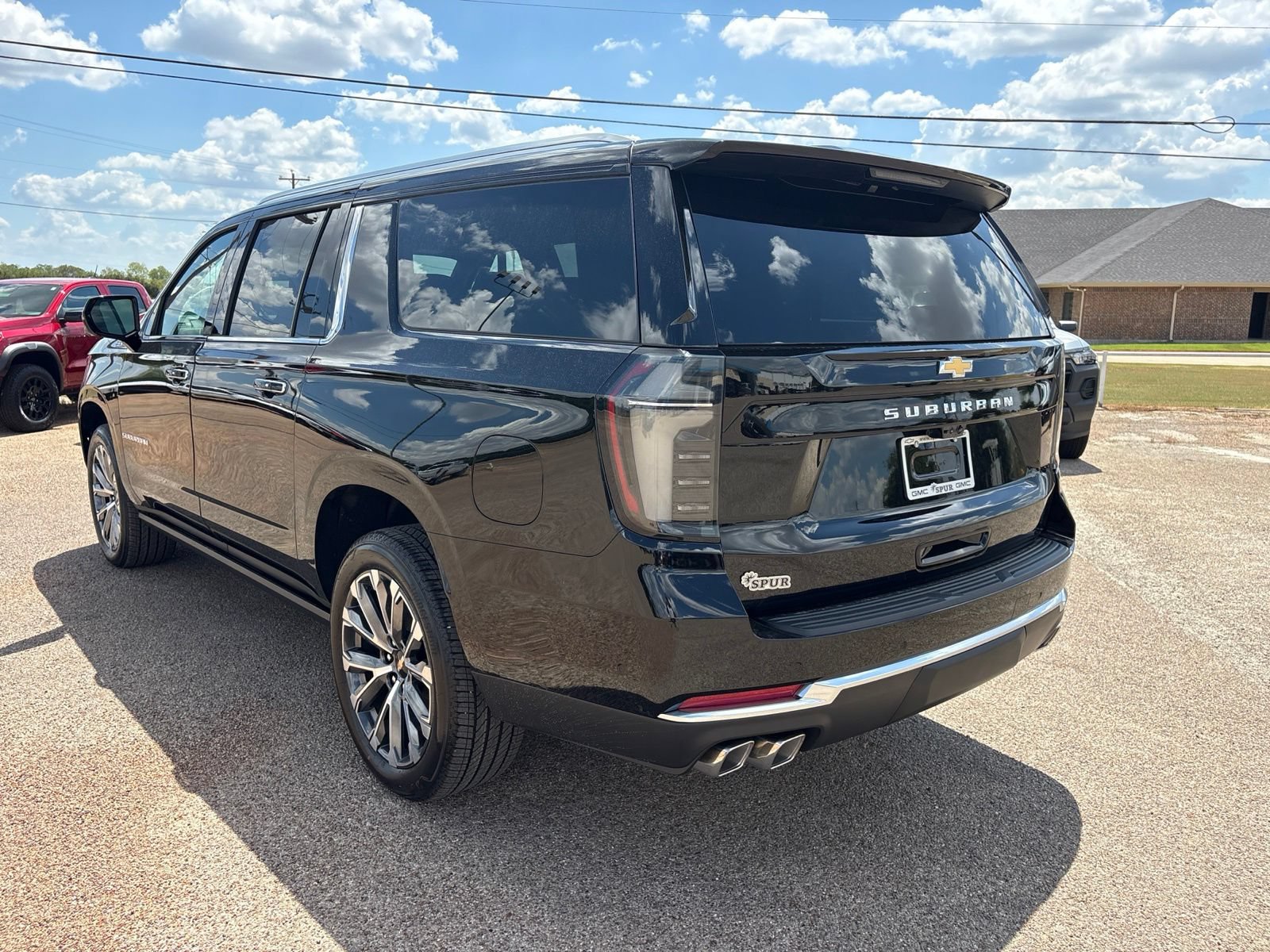 New 2026 Chevrolet Suburban High Country AWD/4WD image 4