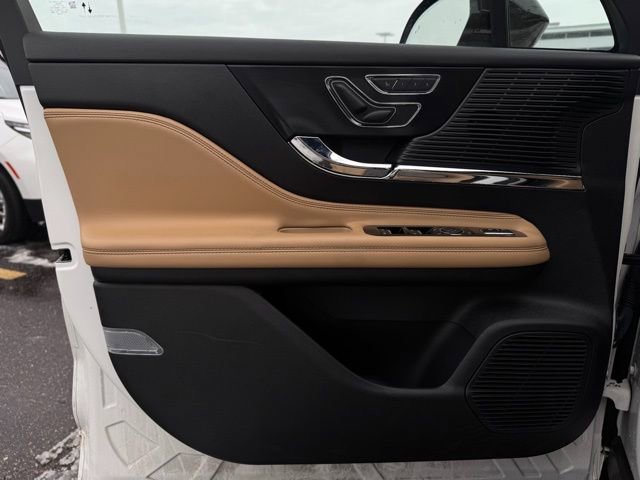 Certified 2022 Lincoln Corsair Reserve w/ Equipment Group 201A image 13