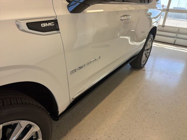 Used 2023 GMC Yukon Denali AWD/4WD image 7