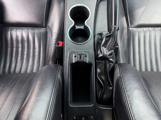 Used 2005 Ford Thunderbird RWD image 29