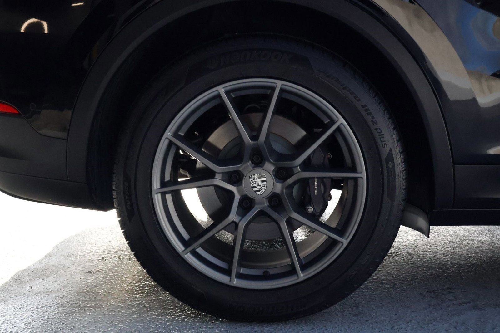 Certified 2024 Porsche Cayenne image 27