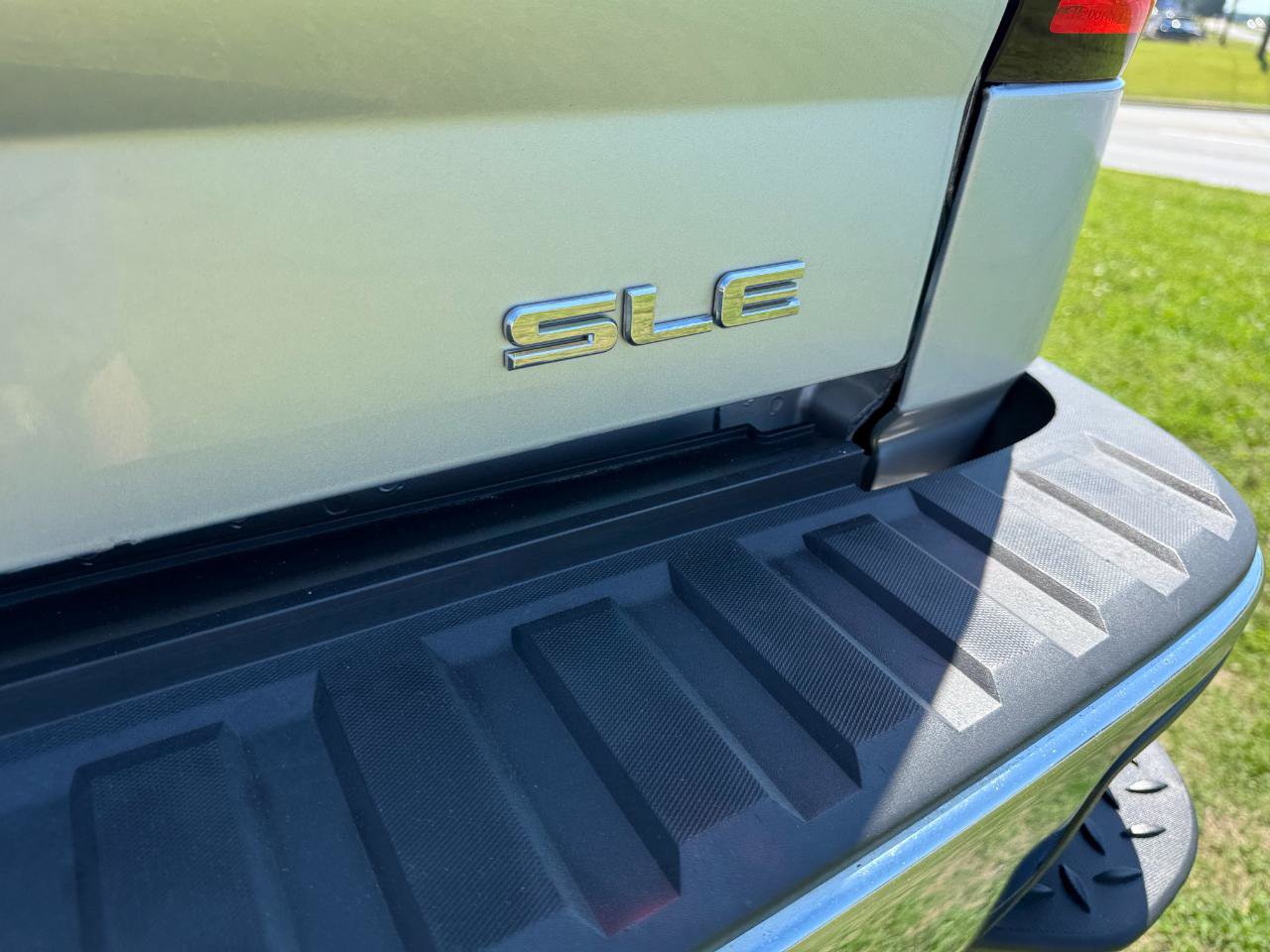 Used 2019 GMC Sierra 1500 SLE w/ SLE Value Package AWD/4WD image 17
