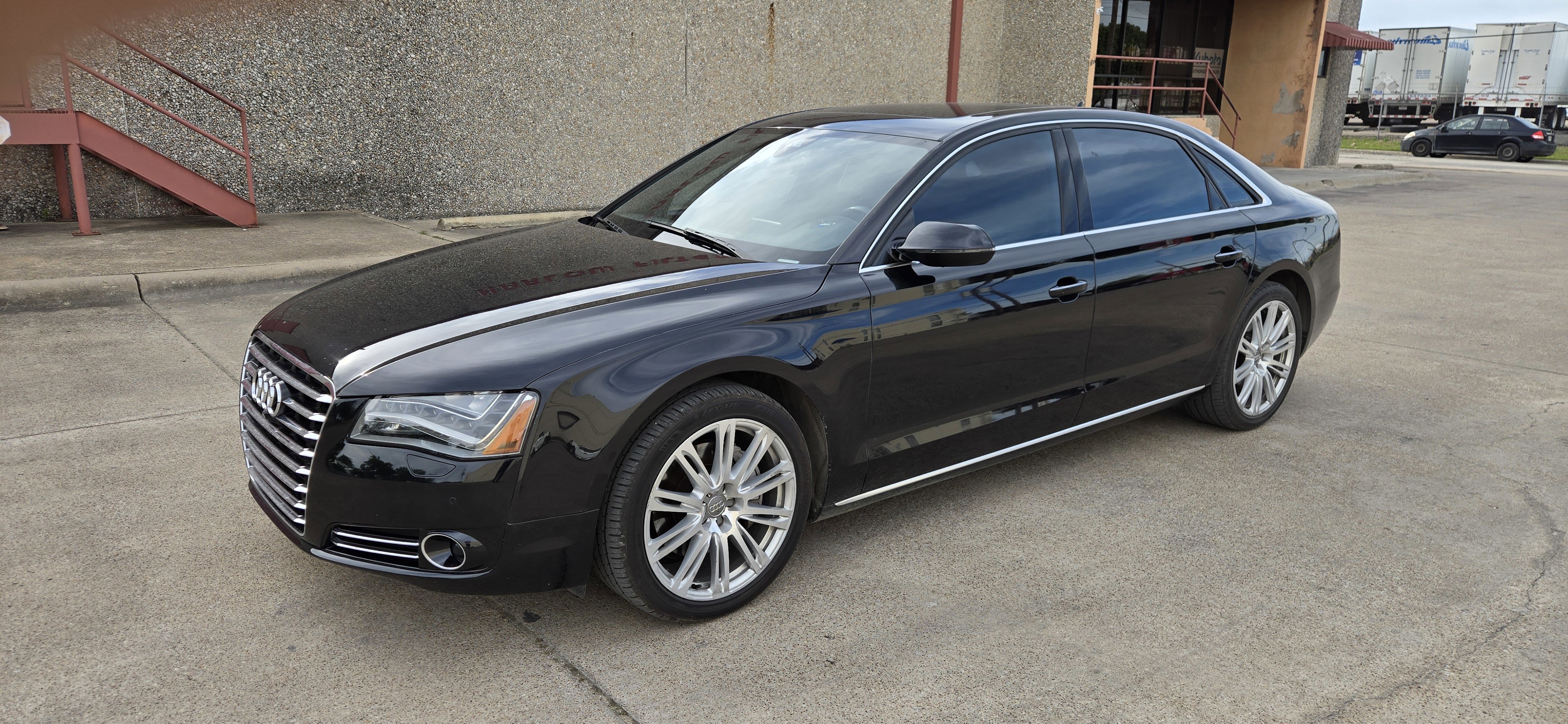 Used 2014 Audi A8 L 3.0T w/ Premium Package image 3