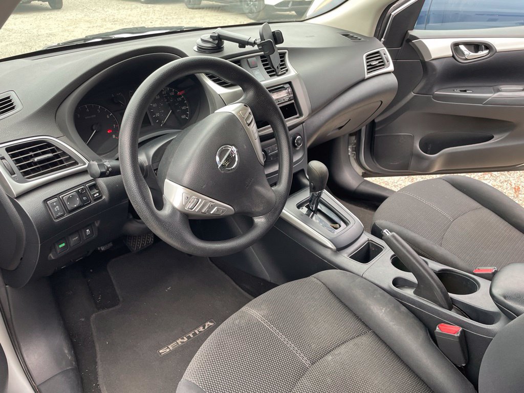 Used 2016 Nissan Sentra S FWD image 11
