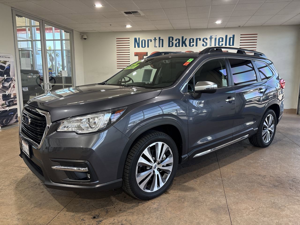 Used 2022 Subaru Ascent Touring AWD/4WD image 1