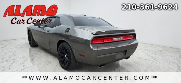 Used 2012 Dodge Challenger SXT RWD image 3
