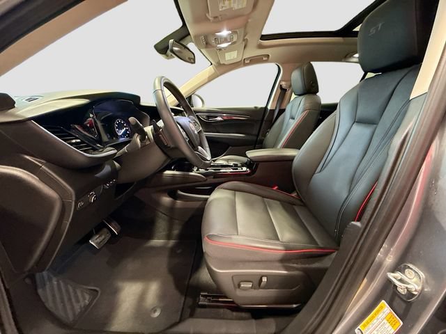 Used 2022 Buick Envision Essence w/ Technology Package I FWD image 21