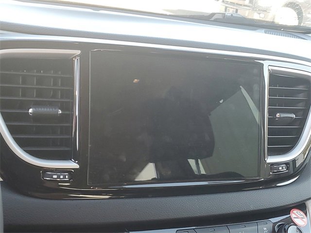 Used 2024 Chrysler Pacifica Touring-L image 17