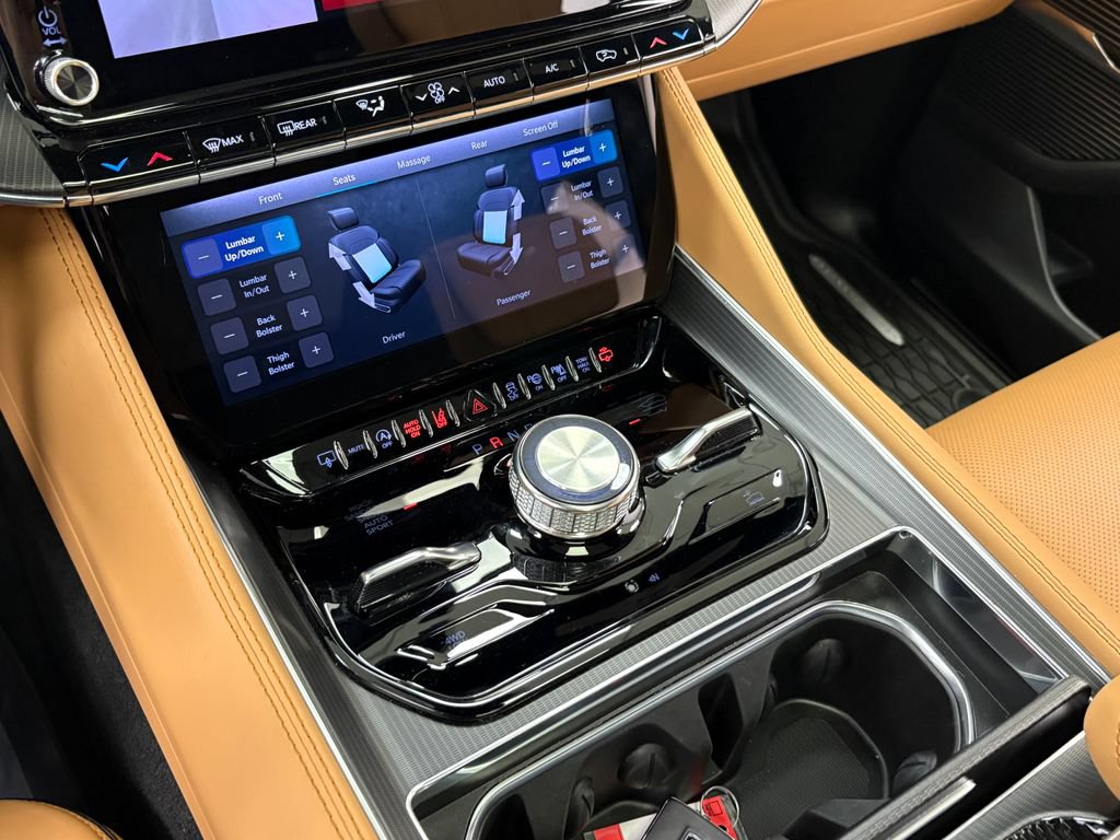 Certified 2025 Jeep Grand Wagoneer Series III w/ Rear Seat Video Group 1 AWD/4WD image 41