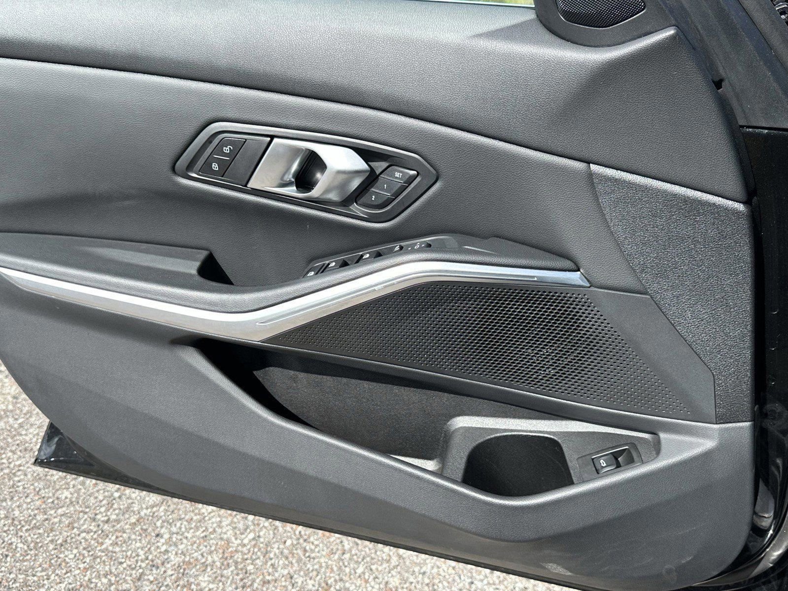 Certified 2025 BMW 330i Sedan image 25