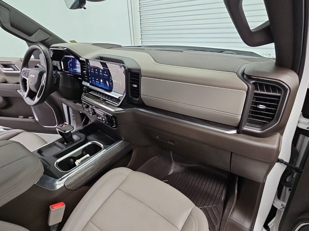 Certified 2024 Chevrolet Silverado 1500 LTZ AWD/4WD image 41