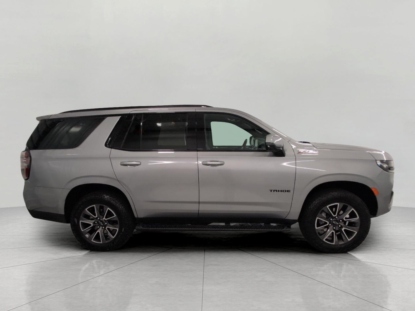 Used 2024 Chevrolet Tahoe Z71 w/ Luxury Package AWD/4WD image 13