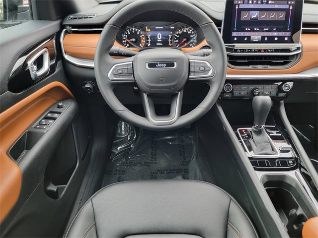 Certified 2024 Jeep Compass Limited image 31