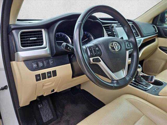 Used 2017 Toyota Highlander Limited FWD image 10