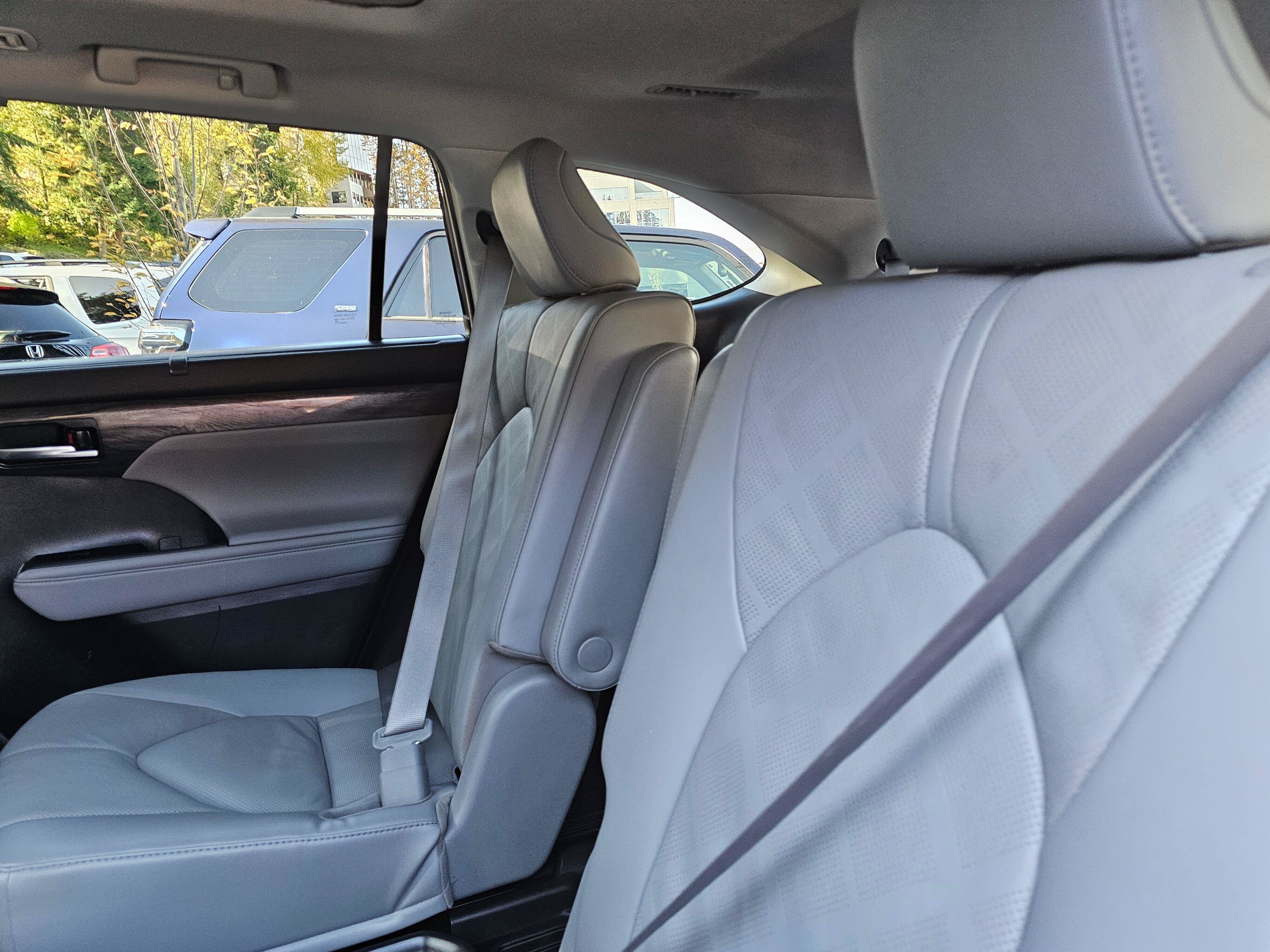 Used 2022 Toyota Highlander Platinum AWD/4WD image 21