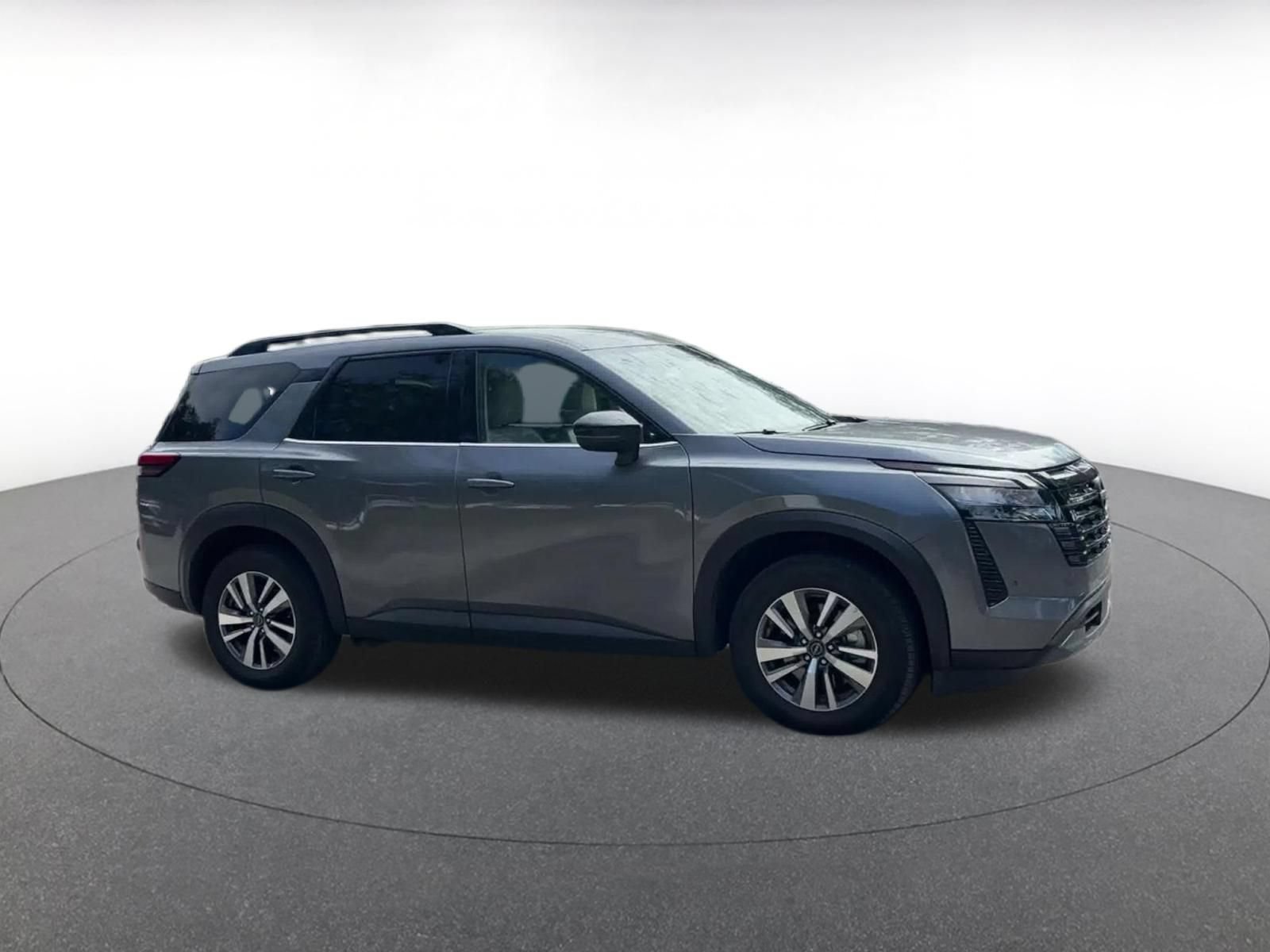 Used 2026 Nissan Pathfinder SL FWD video 2