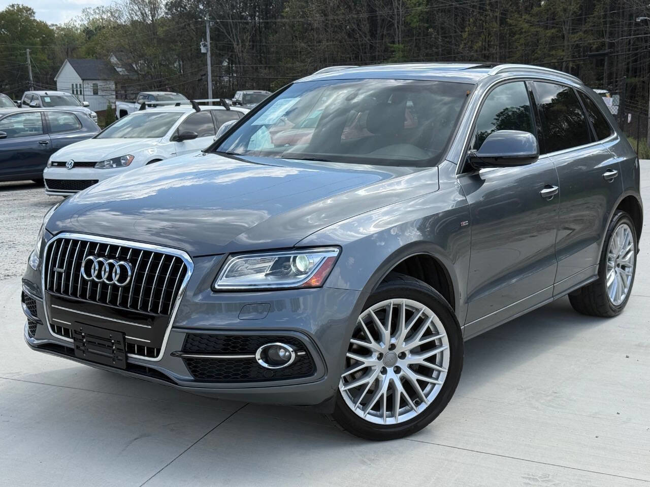 Used 2017 Audi Q5 2.0T Premium Plus w/ Technology Package image 3