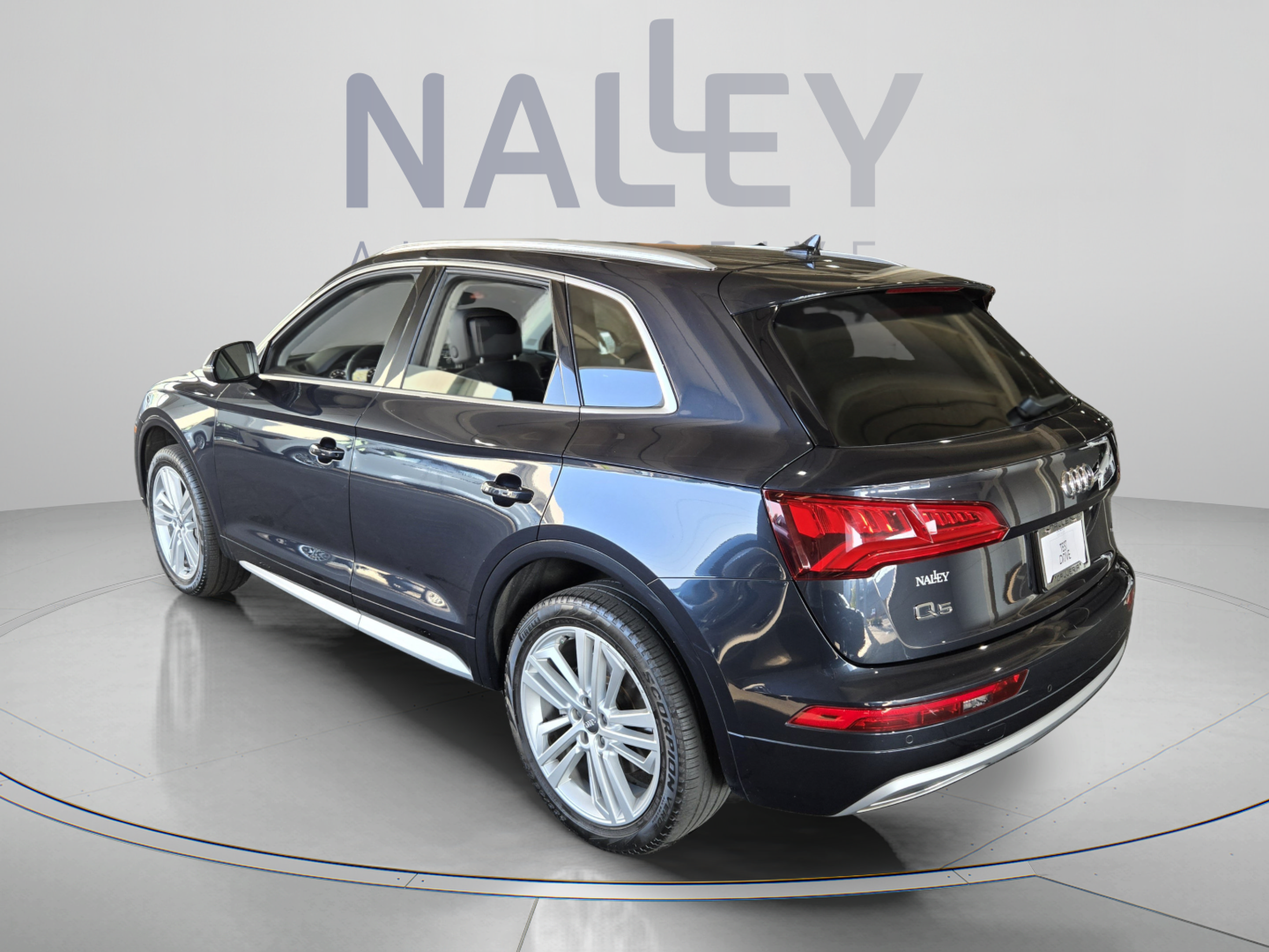 Used 2019 Audi Q5 2.0T Premium Plus w/ Premium Plus Package AWD/4WD image 3