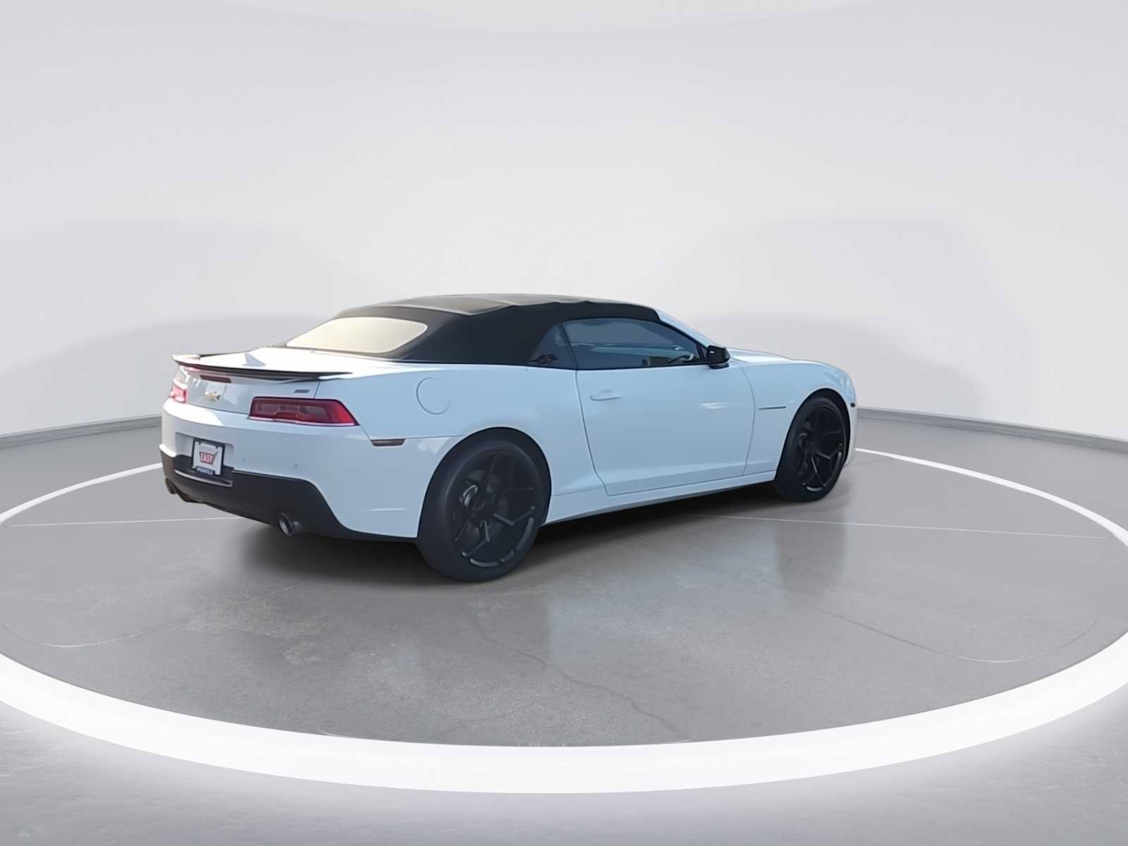 Used 2014 Chevrolet Camaro SS w/ RS Package RWD image 8