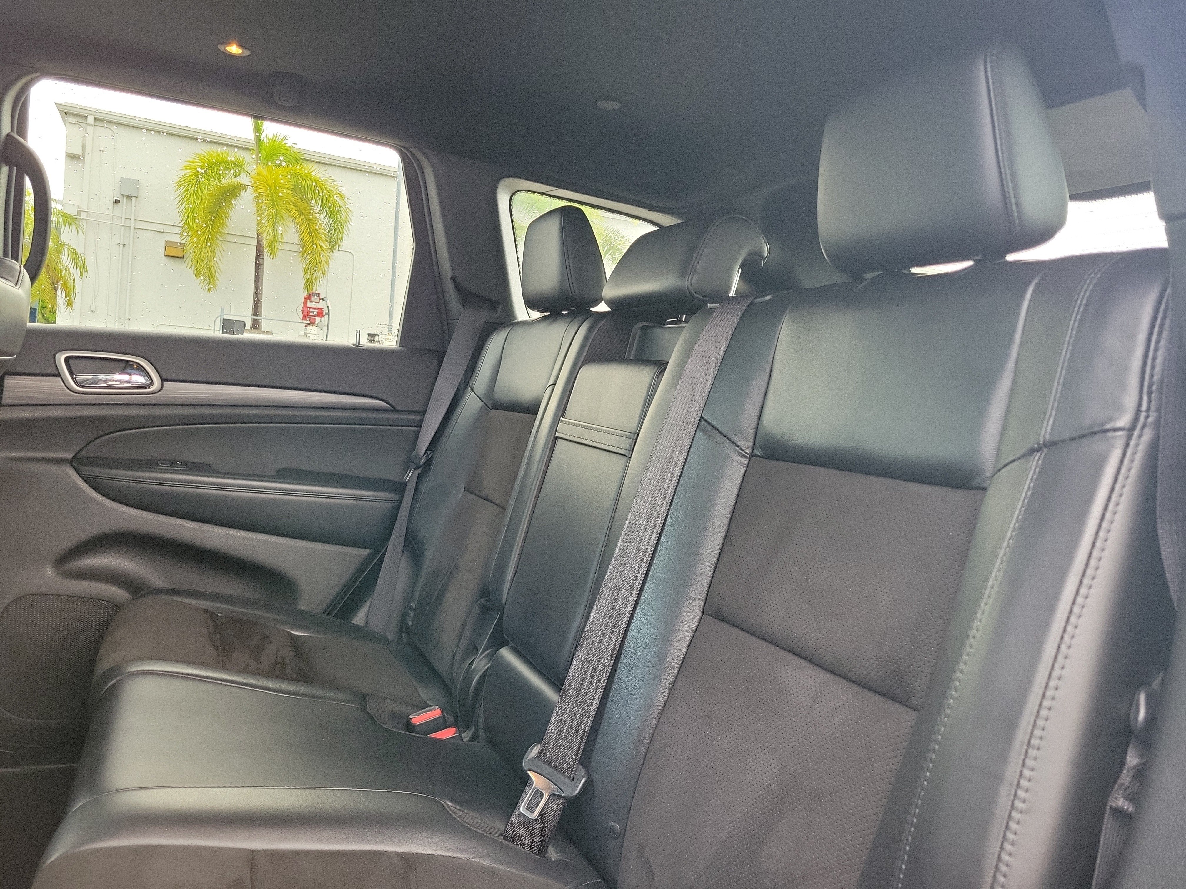 Used 2020 Jeep Grand Cherokee Altitude AWD/4WD image 14