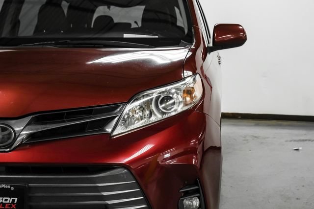 Used 2019 Toyota Sienna XLE Premium FWD image 40