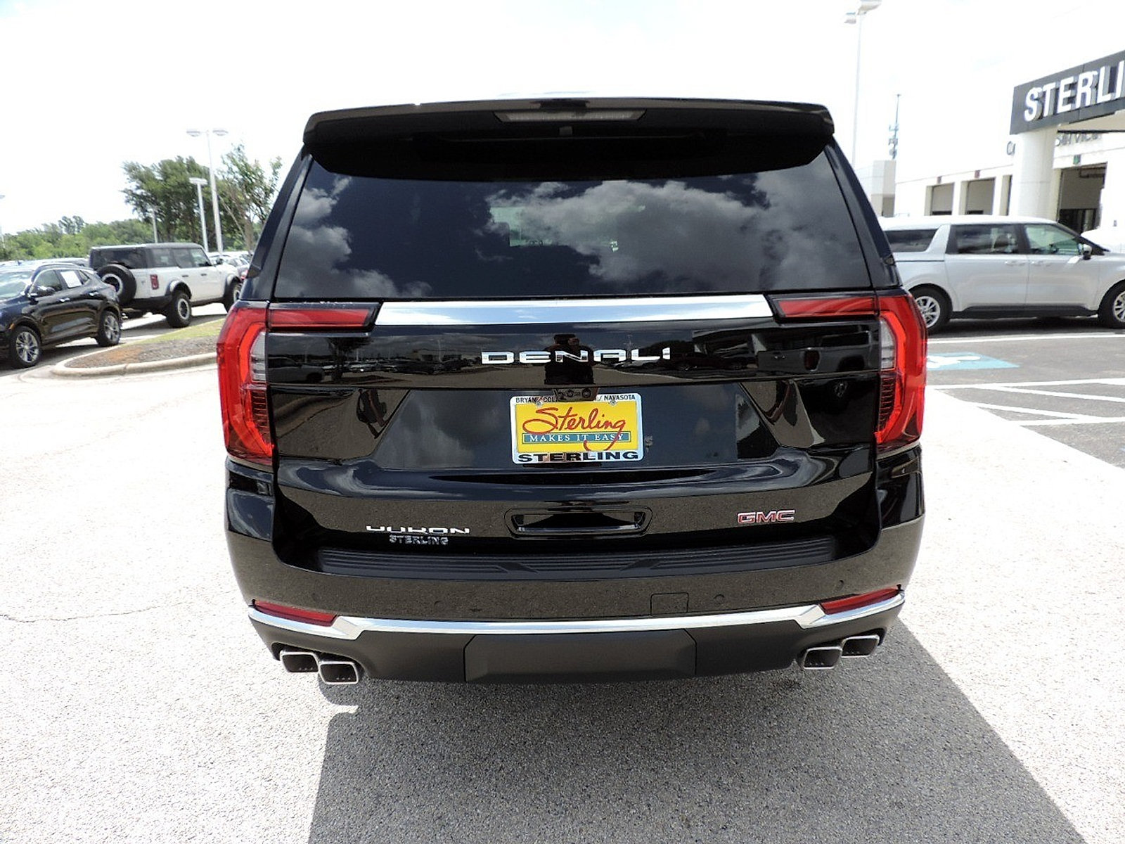 New 2026 GMC Yukon XL Denali w/ Denali Reserve Package AWD/4WD image 6