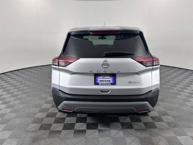 Used 2023 Nissan Rogue SV image 5