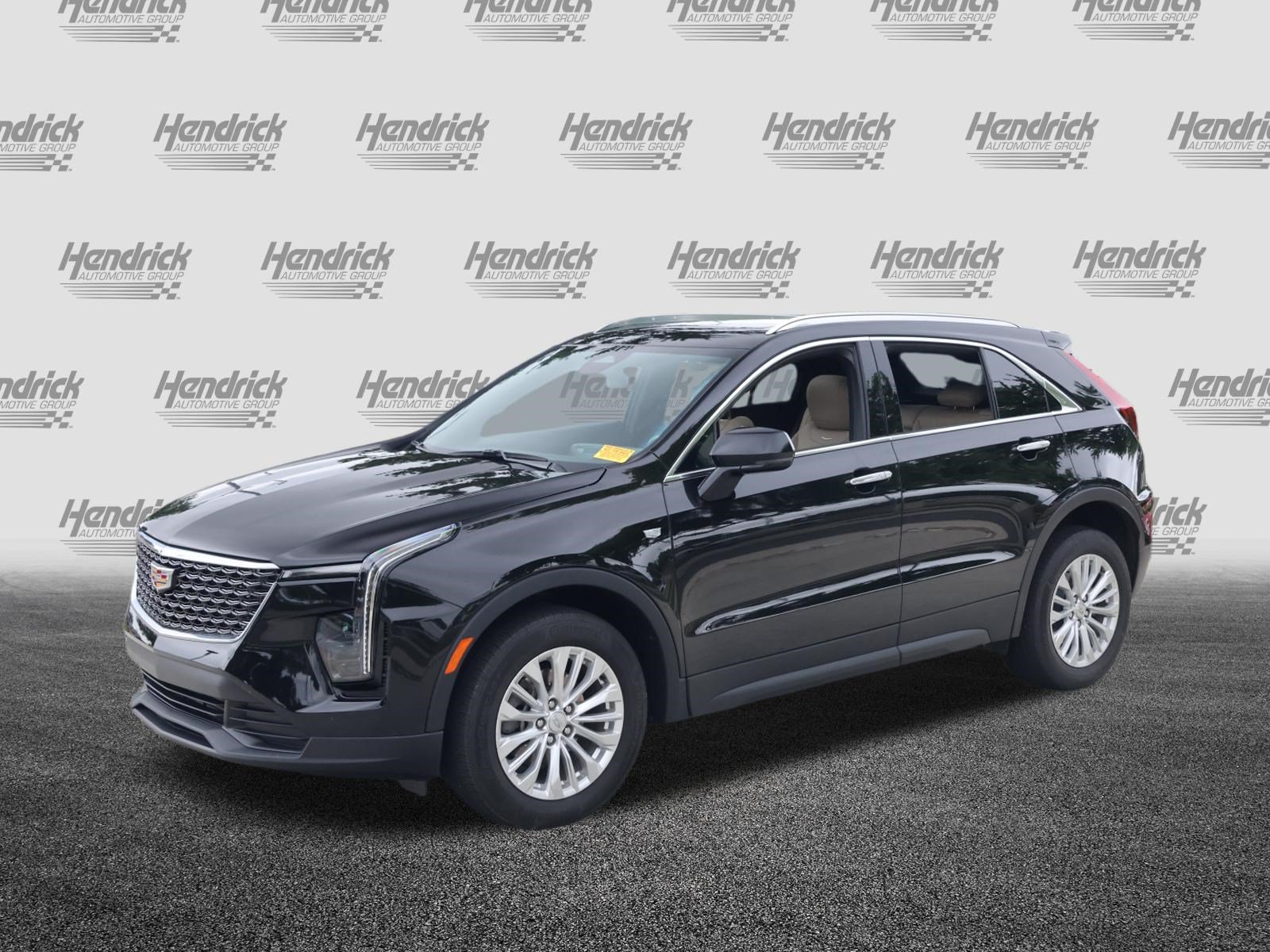 Used 2024 Cadillac XT4 Luxury w/ Cold Weather Package AWD/4WD image 5