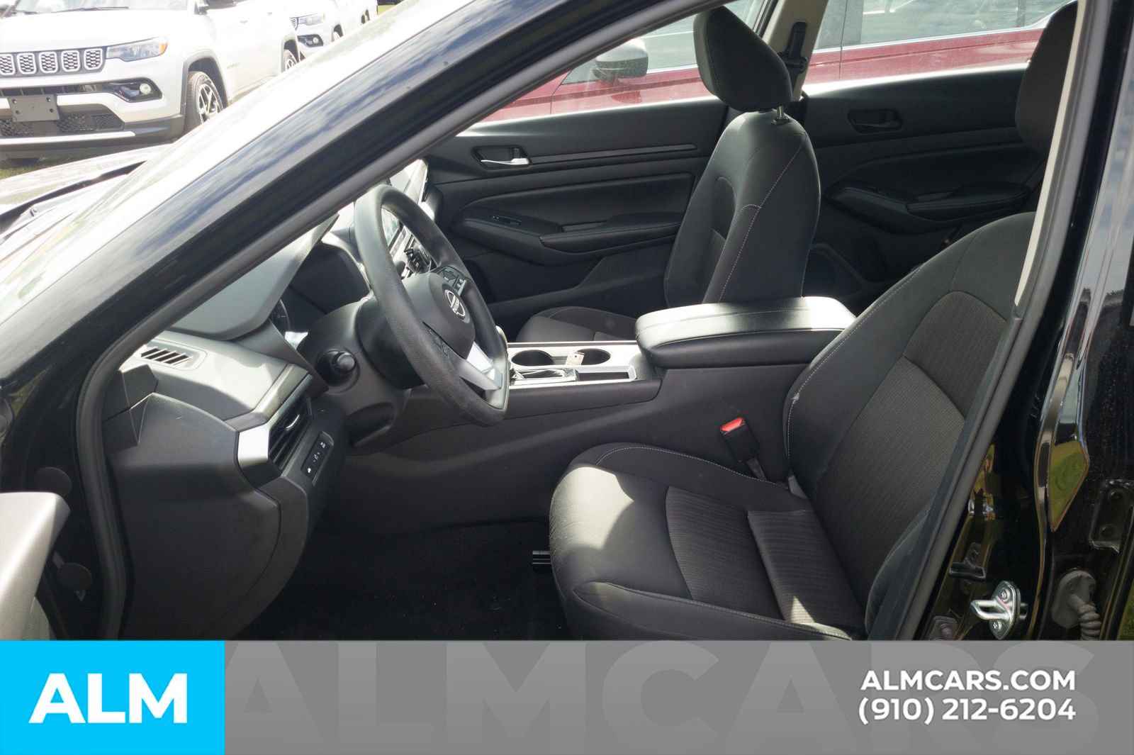 Used 2025 Nissan Altima 2.5 SV FWD image 7