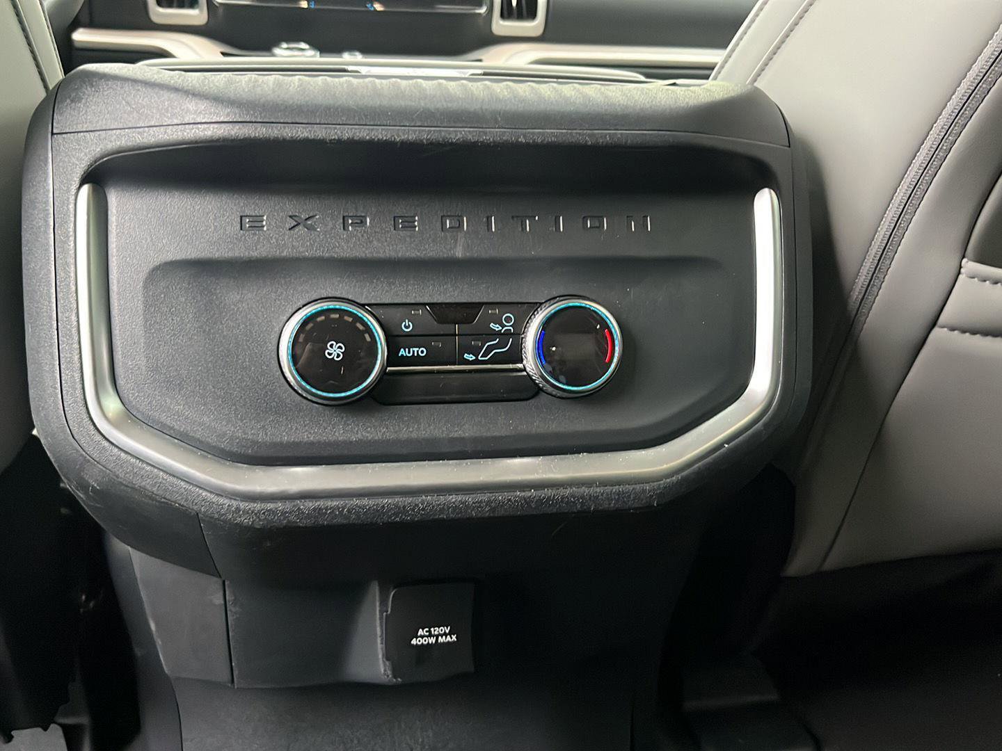 Used 2025 Ford Expedition Active AWD/4WD image 20