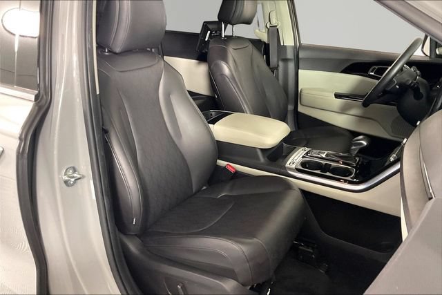 Certified 2024 Kia Carnival SX FWD image 24