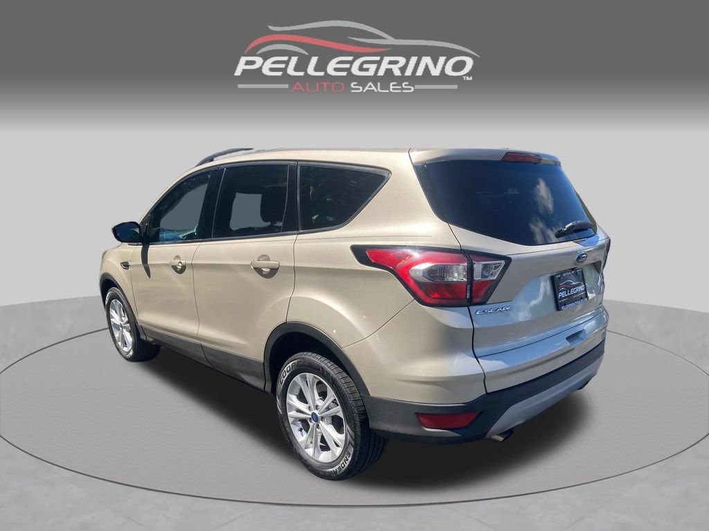Used 2017 Ford Escape SE w/ Equipment Group 201A AWD/4WD image 4