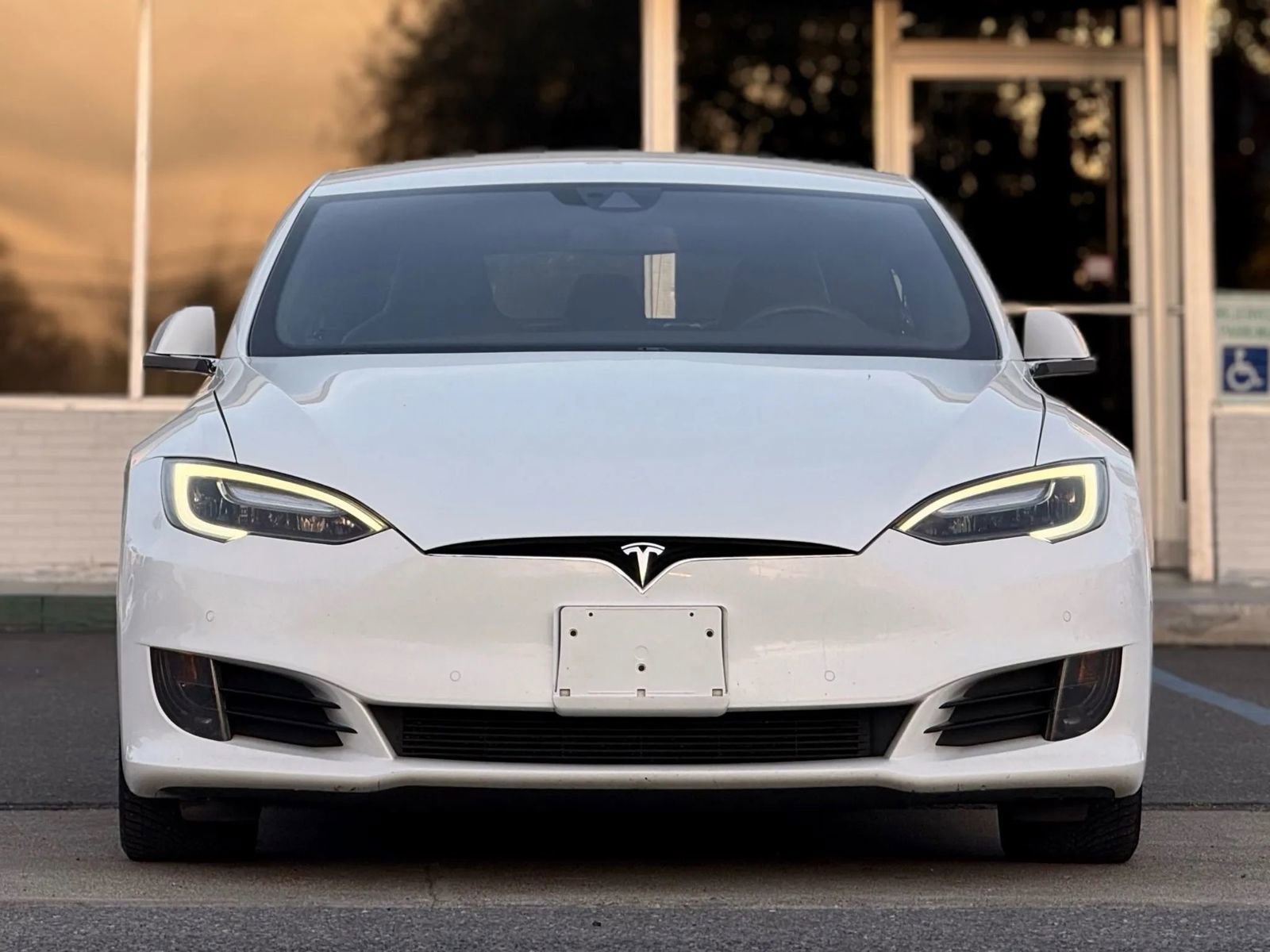 Used 2016 Tesla Model S 75D image 3