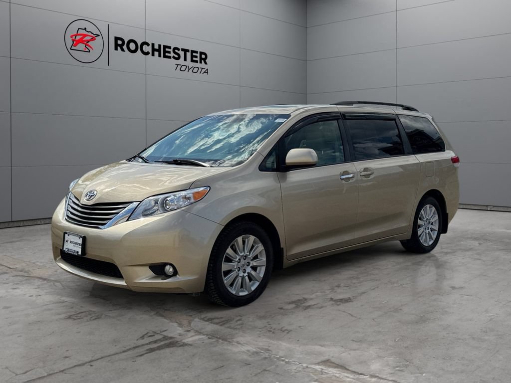 Used 2012 Toyota Sienna XLE AWD/4WD image 7